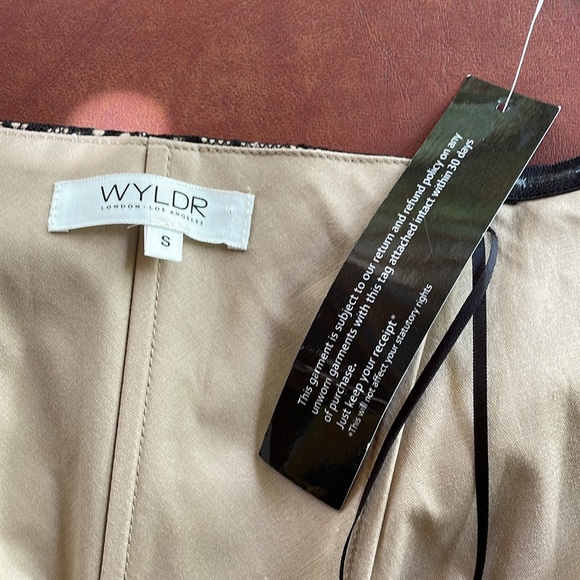 Wyldr Strapless Lace Dress - Picture 4 of 4